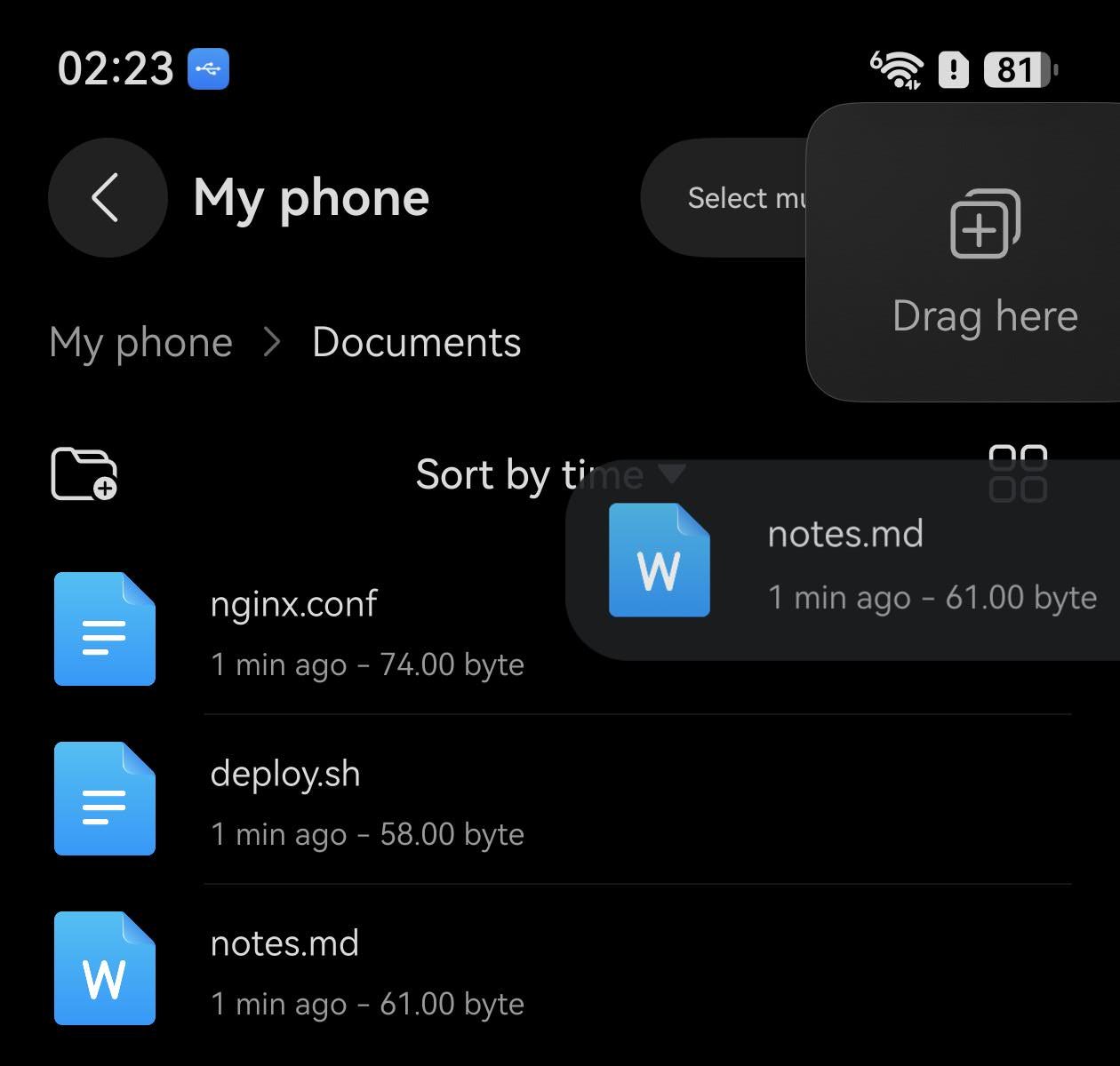 手机上的「文件管理」：notes.md 正被拖向右上角的 Drag here 落点。